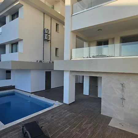 Pearl * Larnaca